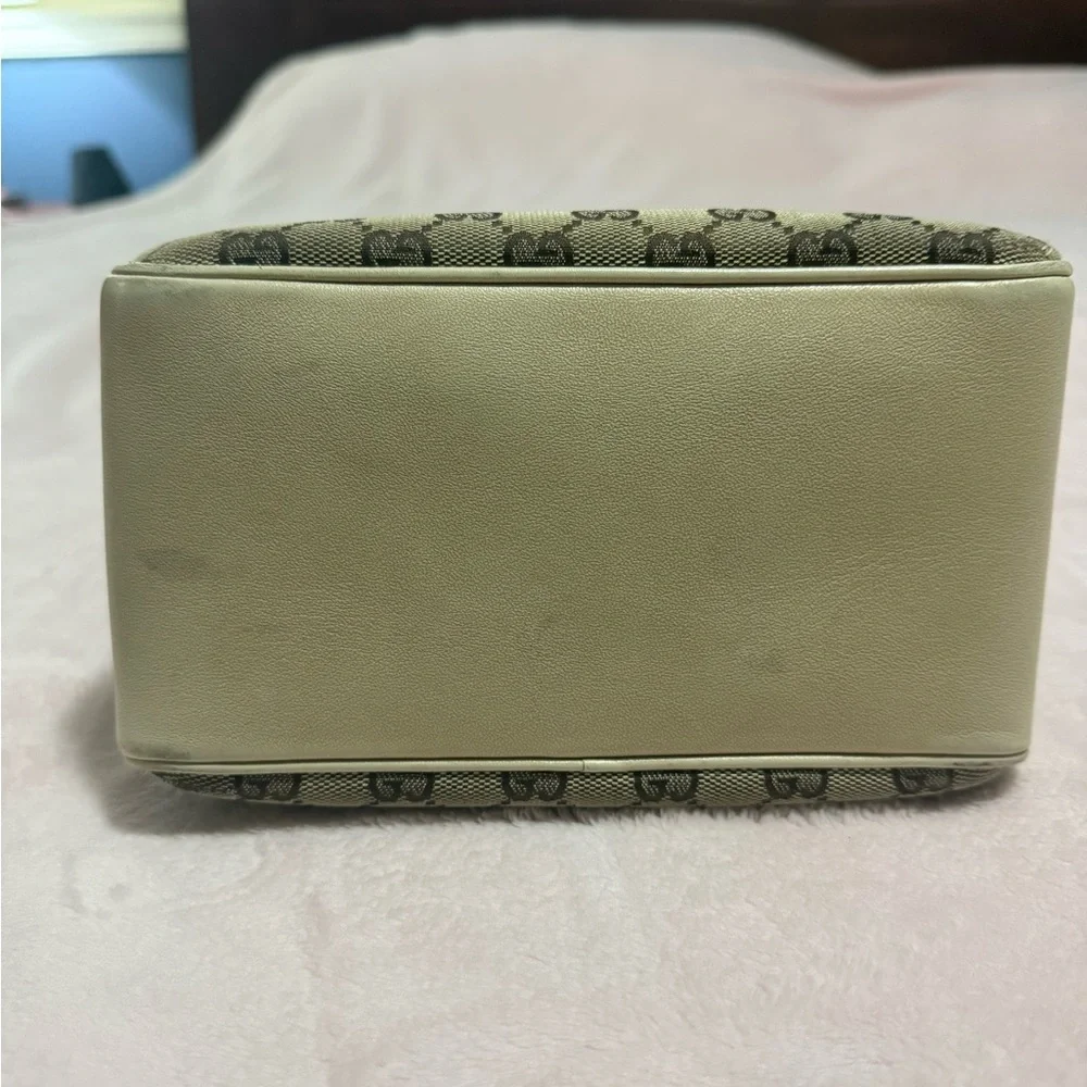 Gucci Beige and Brown Monogram Shoulder Bag - Picture 5 of 6